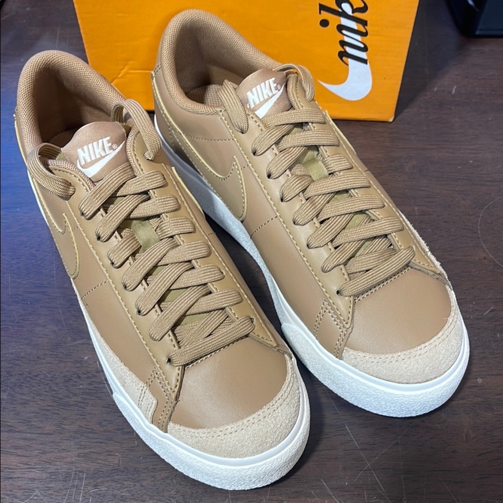 Nike Women's Sneakers in Tan and Cream